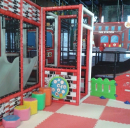 Детская игровая площадка "Just kids" в ТРК Иремель (Уфа, ул. Менделеева, д. 137)
