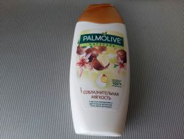 Крем-гель для душа Palmolive "Соблазнительная мягкость" с маслом макадамии и цветочным ароматом