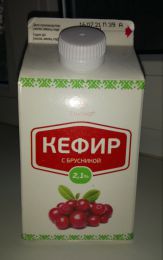 Кефир фруктовый с брусникой "Славмо", 2,1%