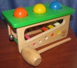 Логическая игрушка "Забиваем шарики" Вундеркинд
