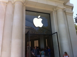Магазин Apple в Барселоне (Испания)