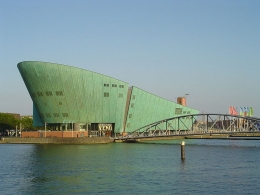 Научный музей Nemo в Амстердаме (Нидерланды)
