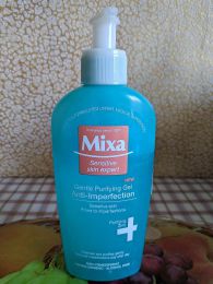 Очищающий гель для умывания Mixa для чувствительной кожи лица, склоной к несовершенствам