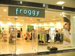 Магазин одежды "Froggy" (Казань, ул. Петербургская д. 1, ТЦ "Кольцо")