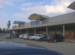 Торговый центр "КОР" (Екатеринбург,  ул. Высоцкого, 50)