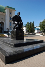 Памятник Мажиту Гафури (Россия, Уфа)