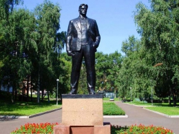 Памятник Владимиру Маяковскому (Россия, Уфа)