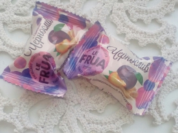 Шоколадные конфеты Слада "Le Frua" Чернослив с орехом в шоколадной глазури