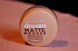 Тональный мусс для лица Maybelline Dream Matte Mousse 010 светло-розовый опаловый