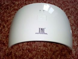 UV LED-лампа для полимеризации гелей и гель-лаков TNL Professional 24W
