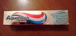 Зубная паста Aquafresh Сияющая белизна