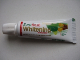 Зубная паста Eurofresh Whitening Toothpaste
