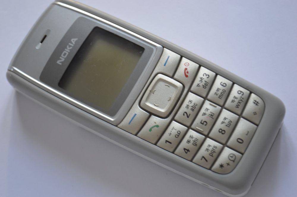 Фото старого нокиа. Nokia модель: 1110i. Nokia 1110 белый. Nokia 1110 серый. Нокиа кнопочный 1110.