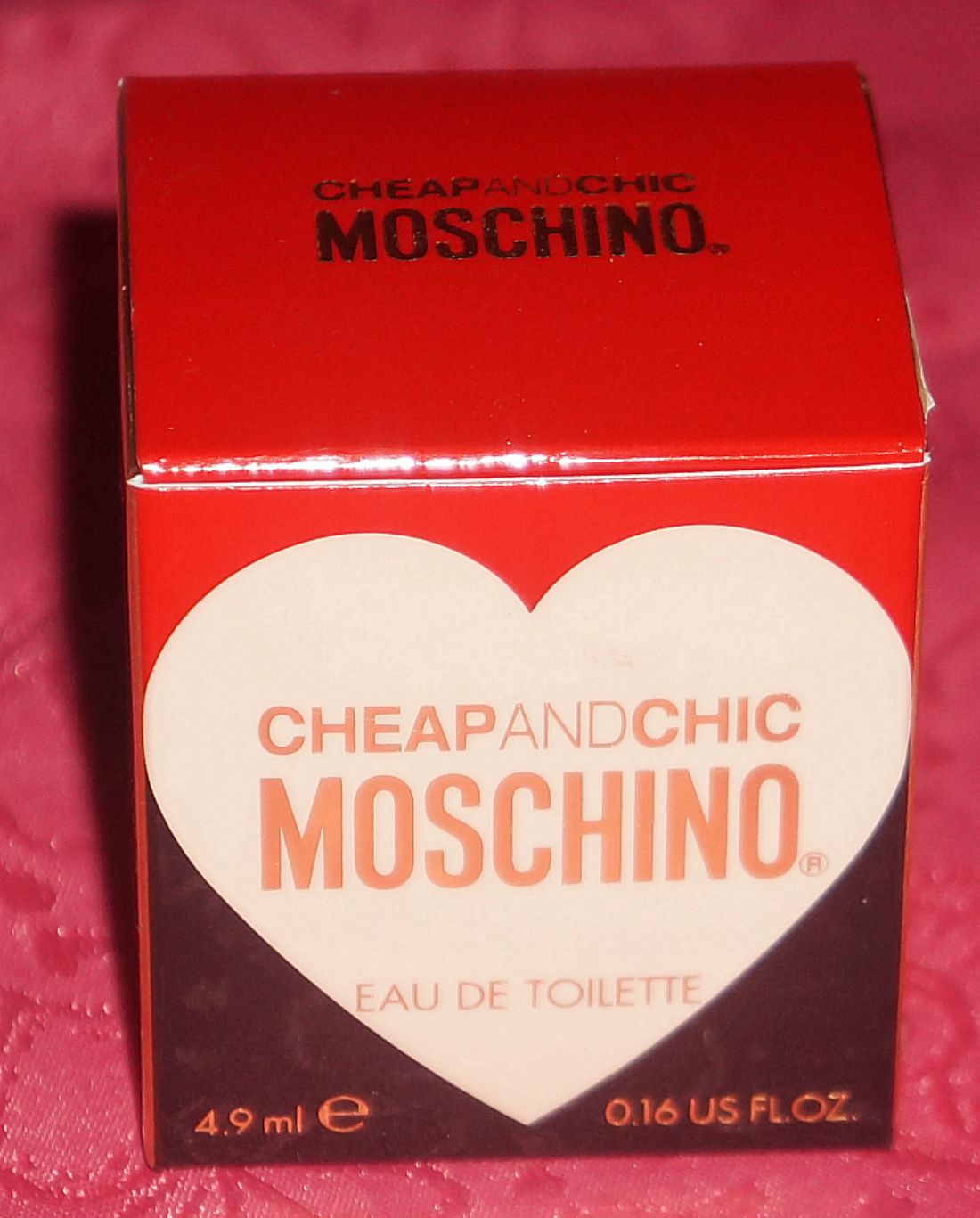 Туалетная вода moschino отзывы. Cheapandchic Moschino. Moschino cheap. Moschino cheap and Chic 1985. Москино cheap коробка.