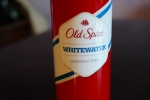 Тюбик мужского дезодоранта Old Spice White Water