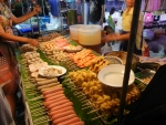 Вечерний рынок Banzaan Fresh Market на Пхукете - большой выбор еды