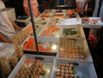 Вечерний рынок Banzaan Fresh Market на Патонге - роллы и суши на любой вкус!