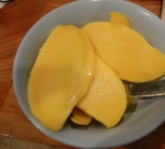 Желтое манго - очень вкусное!