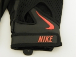 Nike Women's Pro Flow Training Glove - логотип