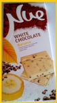 Шоколад "Nue" Белый с бананом и кусочками темного шоколада