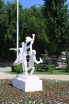 скульптура на набережной