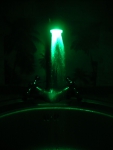 Зеленая подсветка - если вода теплая
