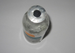 Раствор для инфузий Натрия Хлорид "Мосфарм'. Вид сверху: жестяная крышка и резиновая мембрана