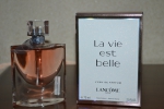 флакон и упаковочная коробка парфюмированной воды Lancome La Vie Est Belle