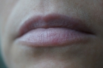 Масло для губ Nivea Сочная Малина фото на губах