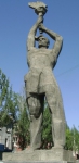 памятник труженикам Луганщины