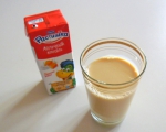 Молочный коктейль Danone "Растишка" Сливочная ириска можно налить и в стакан