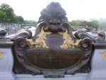 Надпись на мосту Александра III