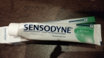 зубная паста Sensodyne "С фтором"