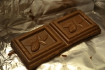 Шоколад "Спартак" Молочный кубики шоколада имеют принт стручка какао