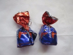 две конфеты
