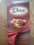 Молочный шоколад "Dove" с цельным фундуком.
