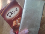Молочный шоколад "Dove" с цельным фундуком.