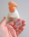 Крем-мыло антибактериальное Absolut Cream дикая орхидея "Летнее настроение" - так выглядит на ладошке