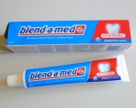 Зубная паста  Blend-a-med Анти-Кариес в упаковке