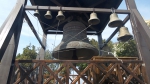 колокол.. подаренный Херсонесу летом 2013 года. Отлит на Донецком металлургическом заводе.. в честь 1025-летия крещения Руси (так написано на самом колоколе)