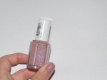 Лак Essie "Тихоня" со вспышкой