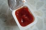 Соус - томатный кетчуп Heinz.