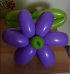 Цветок из воздушных шаров