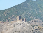 Вид на крепость со стороны города Судак.