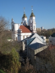 Успенский собор в Витебске. Вид на Свято-Воскресенскую церковь