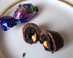 Чернослив в шоколаде Рахат - в разрезе