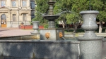 г. Керчь, фонтан на площади Ленина, на заднем плане гимназия, основанная в 1873 году