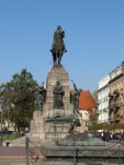 Площадь Яна Матейко в Кракове. Памятник на солнце