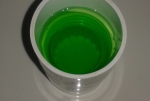 Ополаскиватель насыщенного зеленого цвета