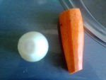Первые ингредиенты - лук и морковь